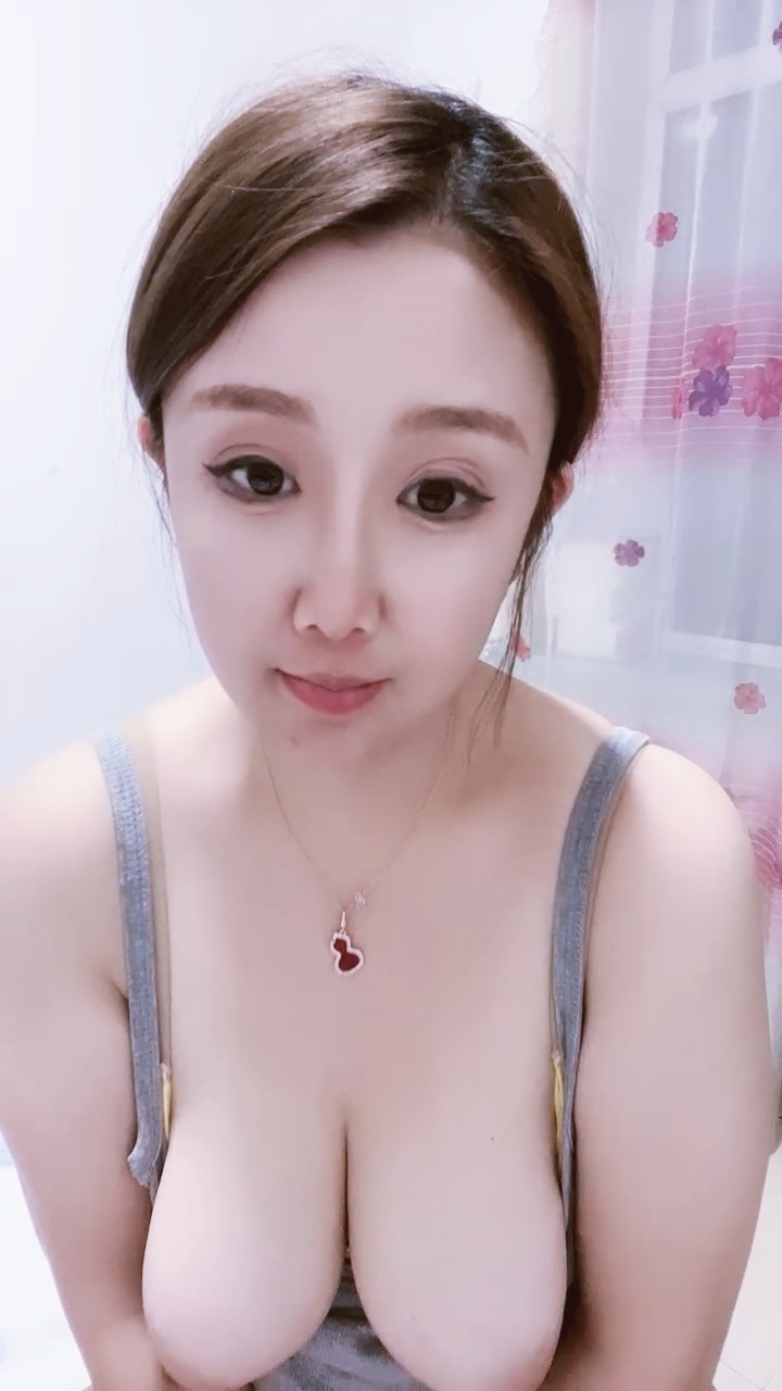 【禁漫直播】大晚上和素颜老婆日常性生活,白丝女仆装,深喉怼嘴,后入一顿打桩 HD