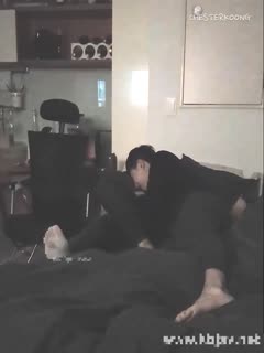 TRYT-432 燦爛笑容甜美初中老師被抓髮瘋狂撞擊後入 快要受不住的樣子
