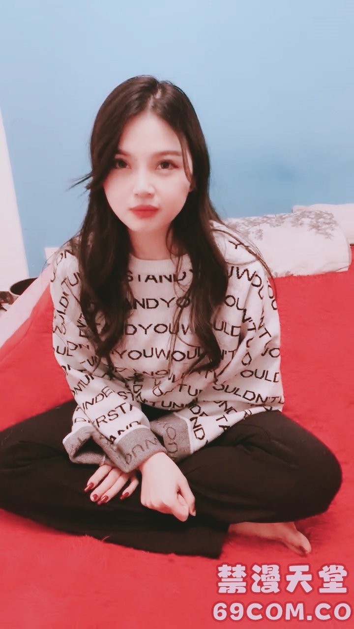 XTWI-756 新疆的美女！气质超棒3P名场面！灵活小舌头舔屌,一个操B一个插嘴,叫起来好骚,操的美女很享受