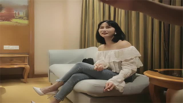 重金约炮漂亮的外围小姐姐 第1集