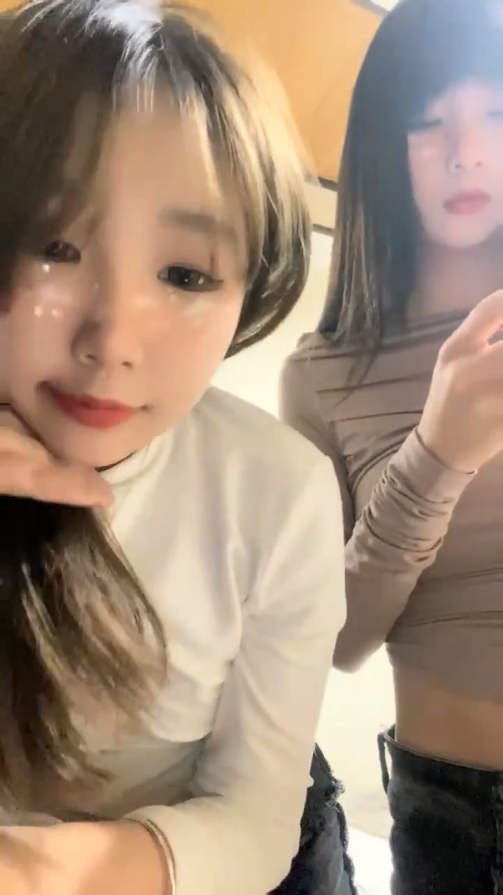 [直播] 一只兔叽吖校花双女神 !尺度升级完全放飞 无套群P 小妹妹挺漂亮 被干得娇喘阵阵 6