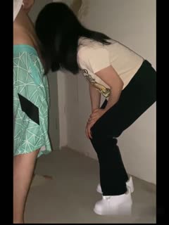 KZR-472 年轻小情侣楼梯间口交做爱玩刺激女友口活不错裹的长屌滋滋响翘美臀后入怼着一顿猛操