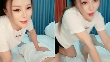 HAO-037 性感骚少妇露脸伺候大哥，活好不粘人奶子上抹精油给大哥胸推按摩，69口交大鸡巴好刺激样子好骚，爆草内射