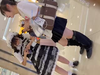 PYUM-979 商场尾随抄底反差眼镜妹裙底