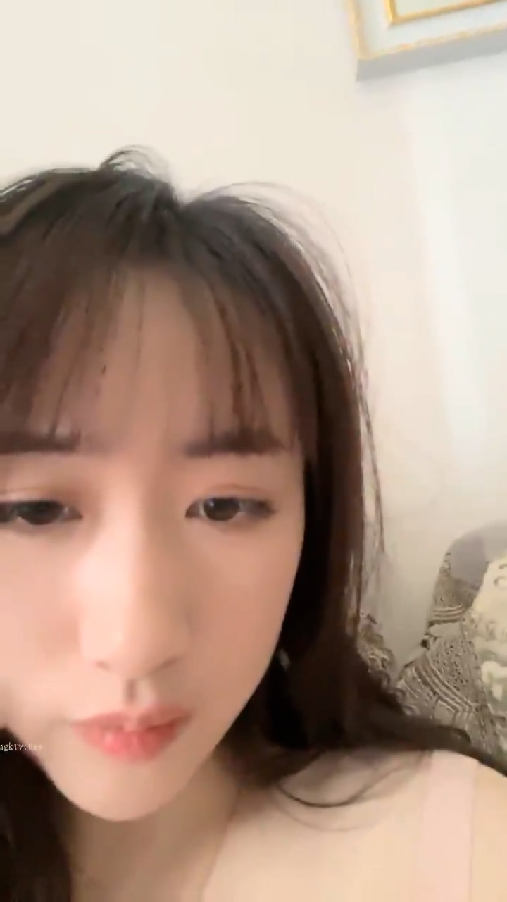 [直播] 颜值人气女神 【月亮是我撸弯的】 关注已久 终于被干了 透明蕾丝 肤白貌美 被纹身大汉爆操 8