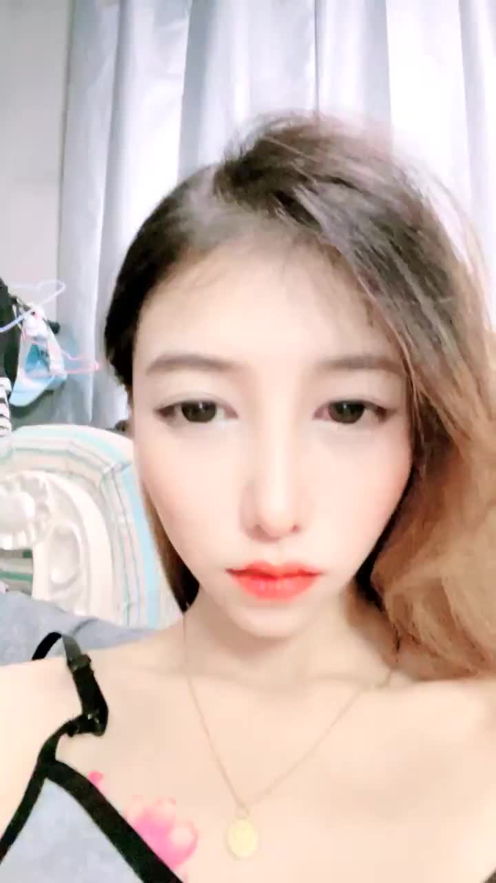 [直播] 野外直播 【小尾巴】 今年最棒的户外车震 女主很漂亮 更刺激的性爱 骚货很容易被满足 9