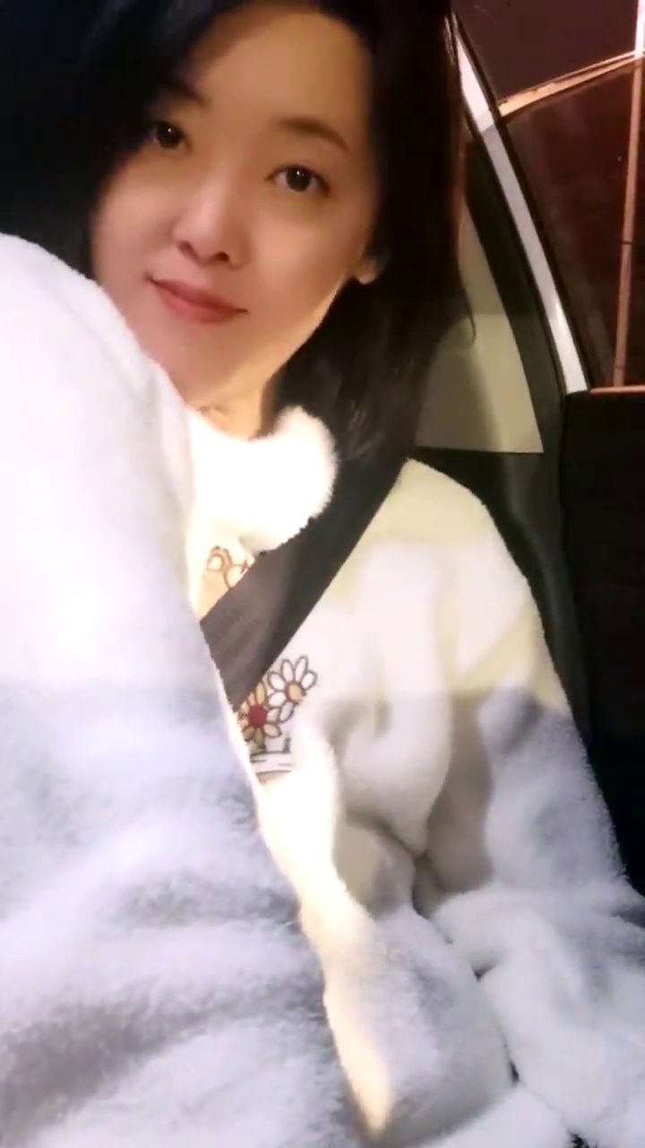 [直播] 人妻淫妇 【放肆的水娃】 无套啪啪 开车途中露出 马路边操逼 刺激 口交毒龙淫妇太给力 骚爆了