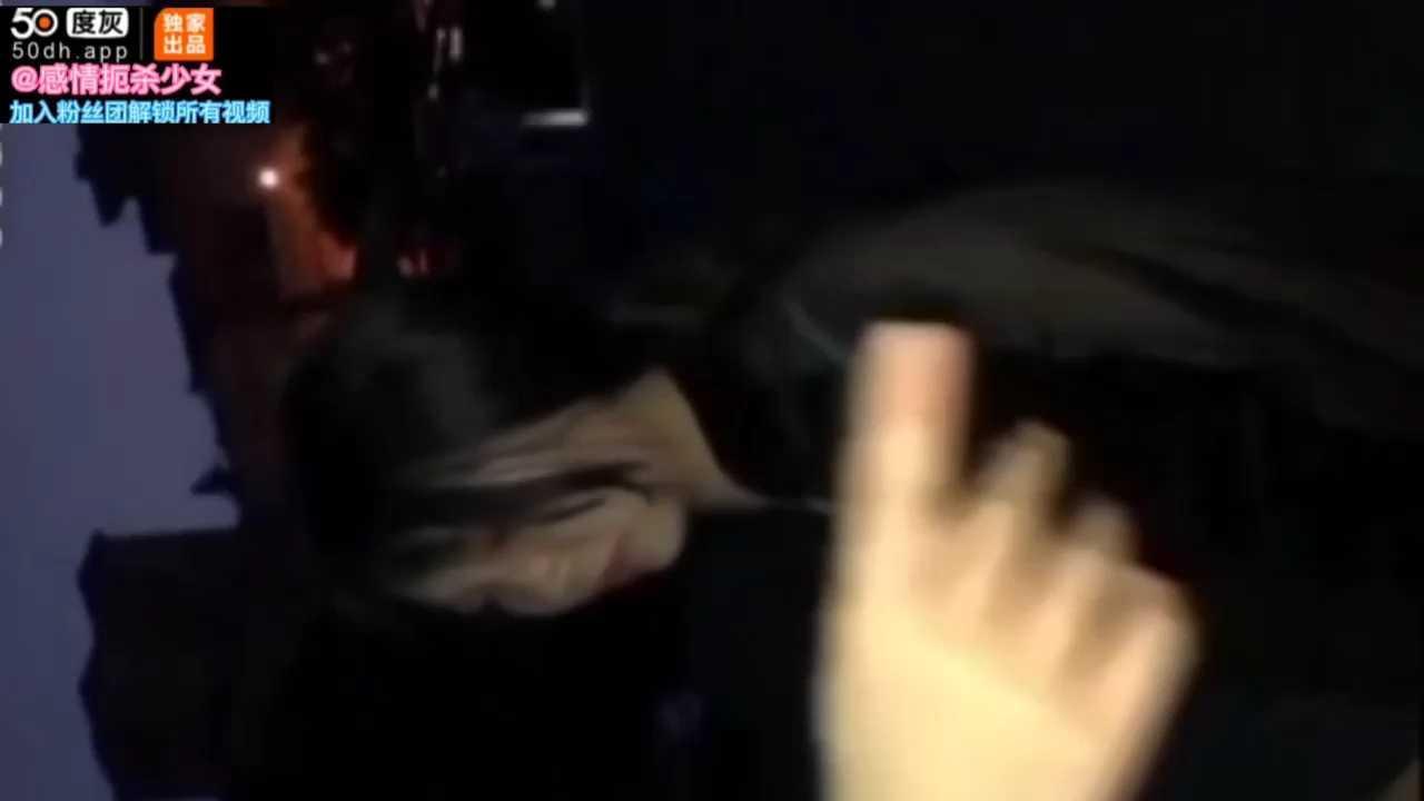 校园霸凌 放学后腼腆女孩被大姐大围起来打耳光脱衣服！拍照威胁