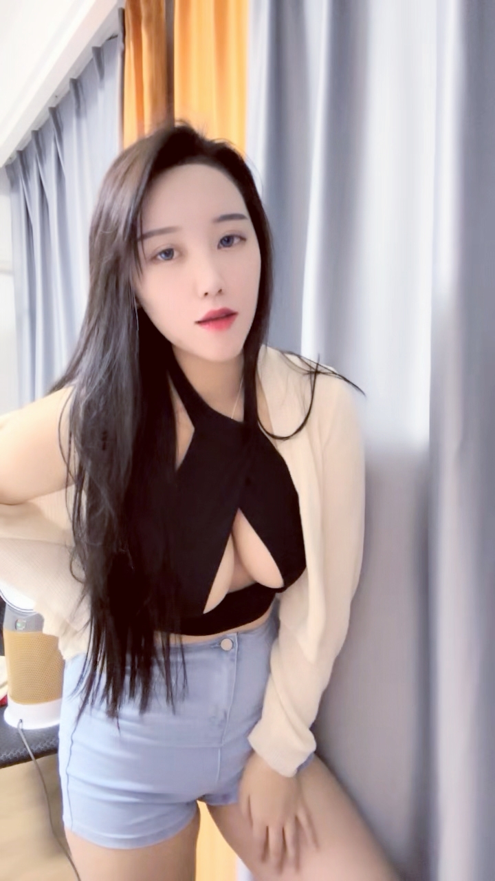 【禁漫直播】178小宝贝,气质女神露脸黑丝翘屁股,丰满大奶全裸蜜桃臀,特写粉木耳,十分干净