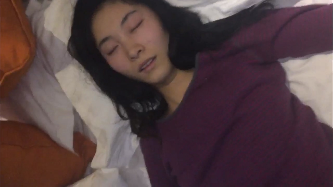 【强奸迷奸】迷奸173cm奔馳姐把丝袜塞进骚逼里面