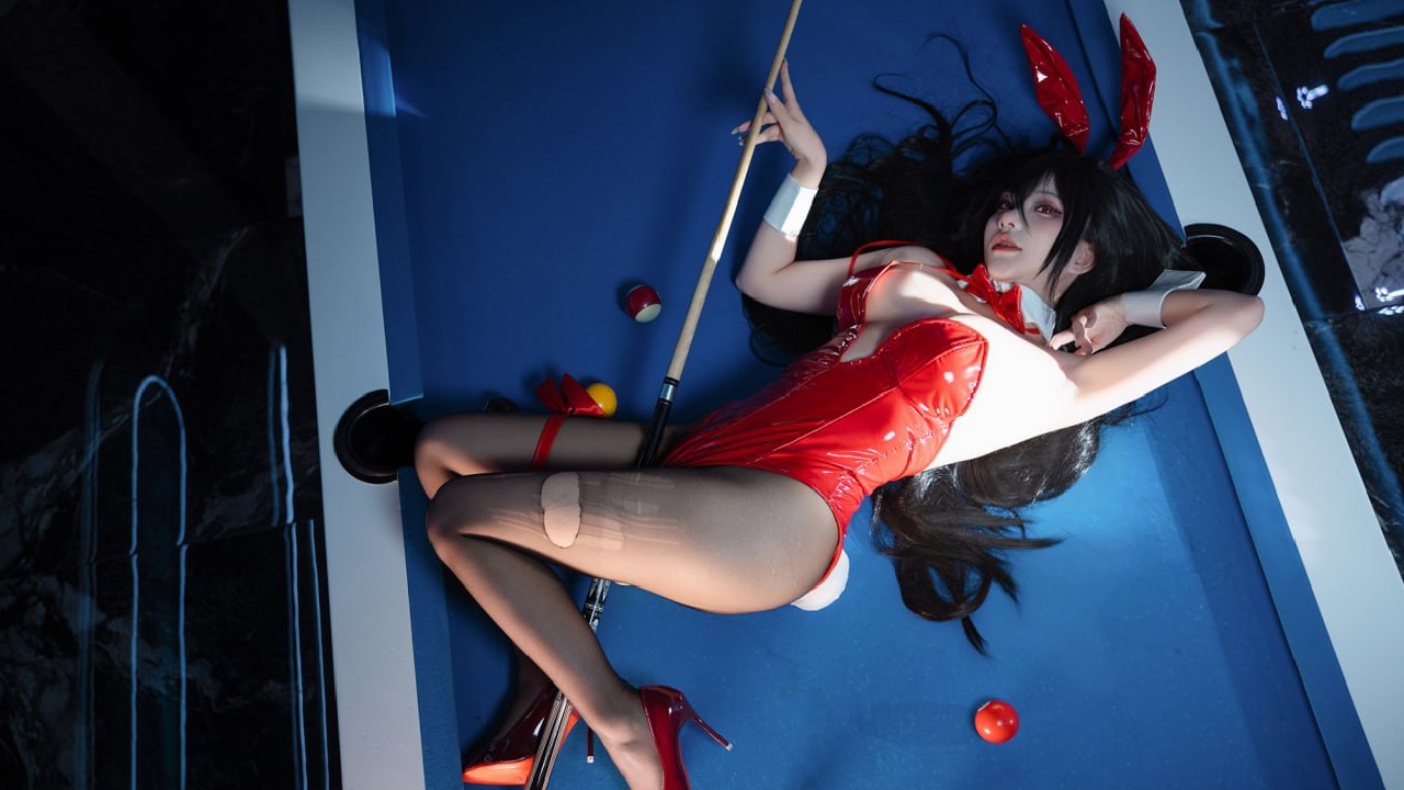 【强奸迷奸】迷奸少女吮吸她的玉足