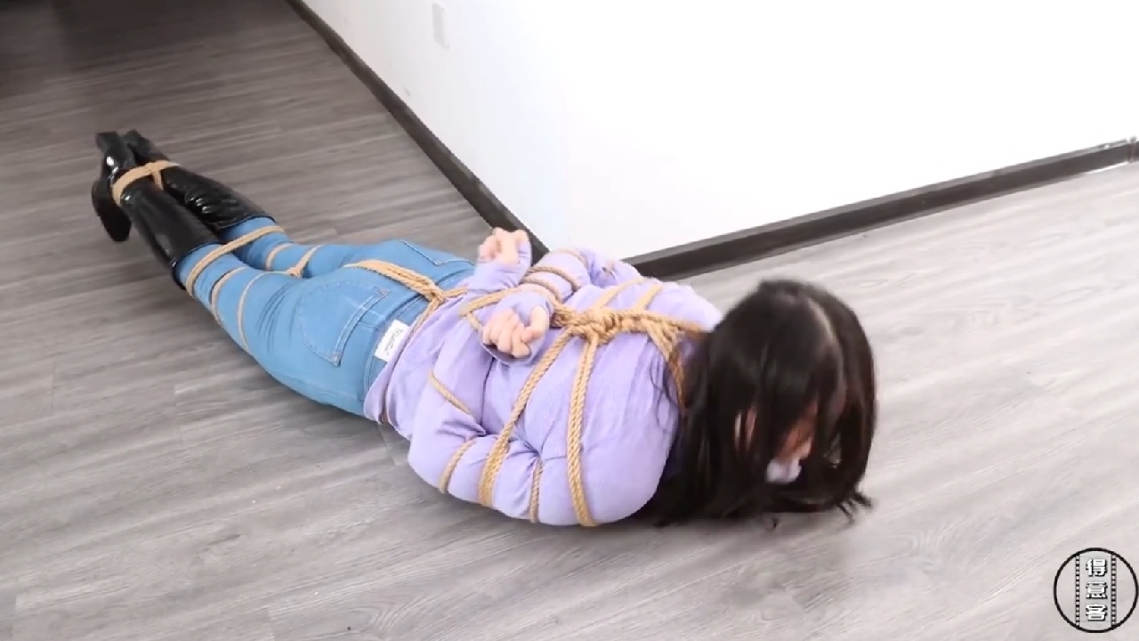 【SM调教】得意客_应聘陷阱肤白貌美大长腿模特星宇主演_