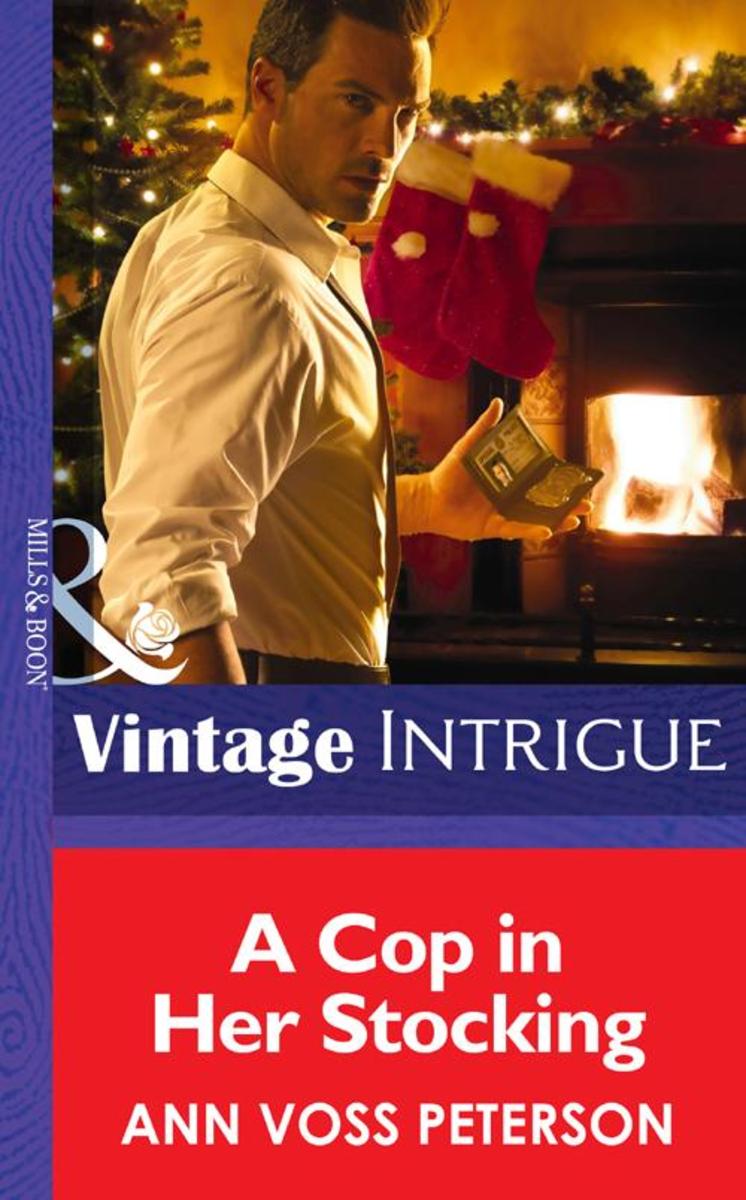 A Cop In Her Stocking (Mills &  Boon Intrigue)
