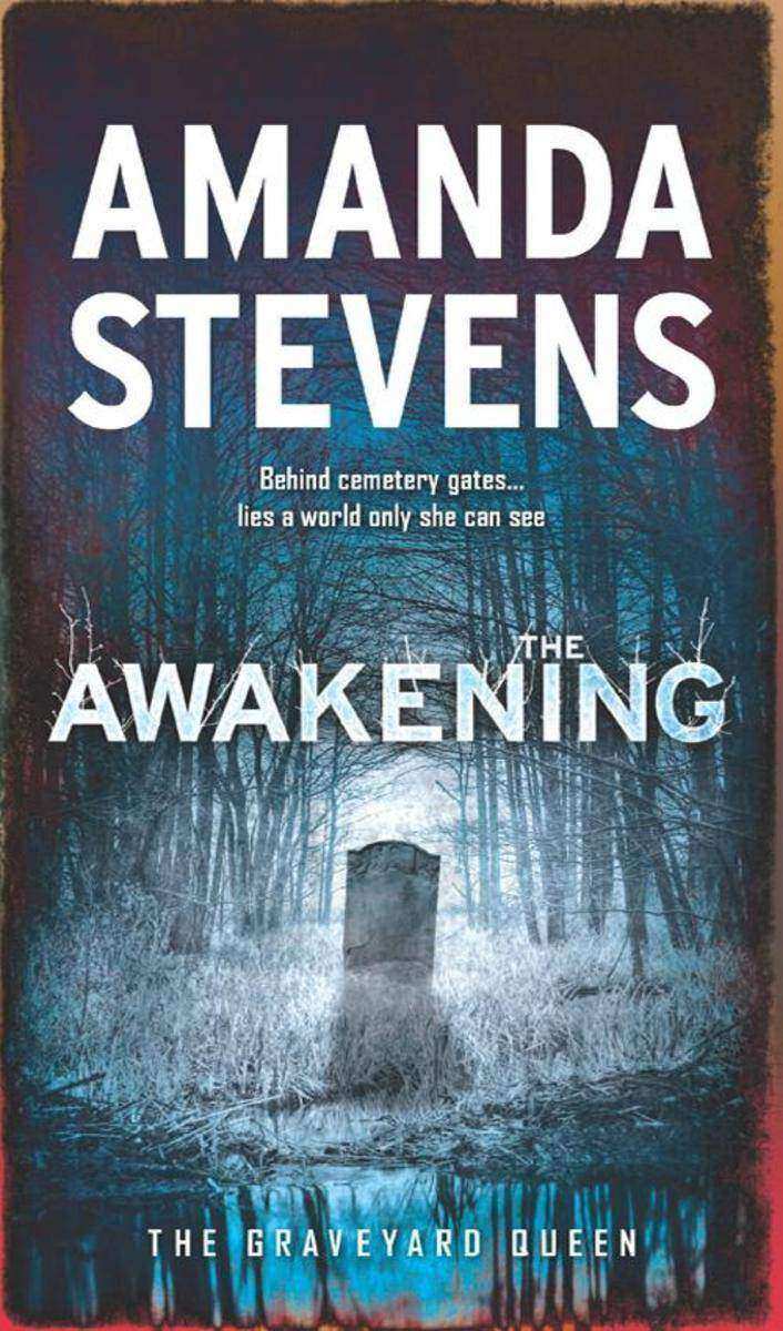 The Awakening (The Graveyard Queen, Book 7)